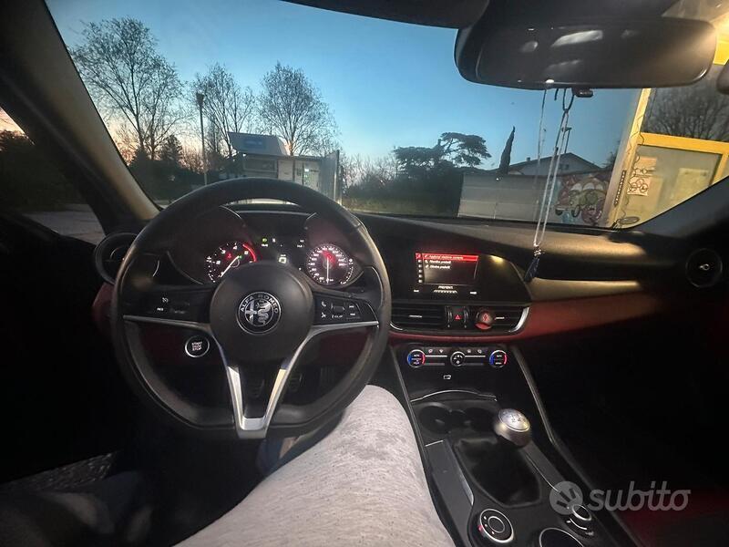Usato 2016 Alfa Romeo Giulia 2.1 Diesel 180 CV (23.000 €)