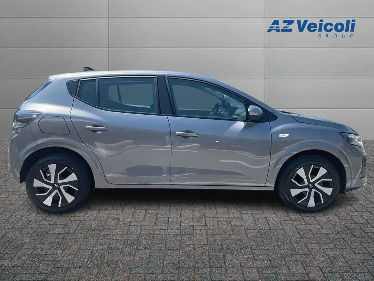 Usata Dacia Sandero Expression 101 CV (74 kW) 2026 Argento Berlina