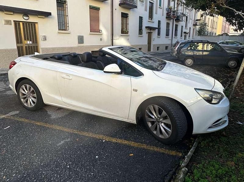Usata Opel Cascada Cosmo 165 CV (121 kW) 2016 Cabrio