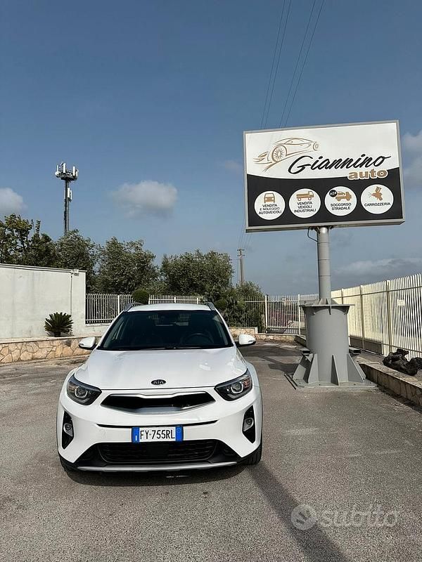 Usata Kia Stonic 132 CV (97 kW) 2019 Bianco SUV