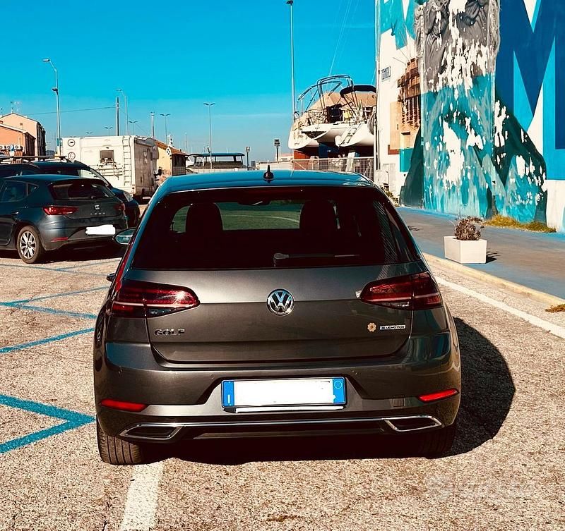 Usata VW Golf VIII Executive 131 CV (96 kW) 2020 Grigio Berlina