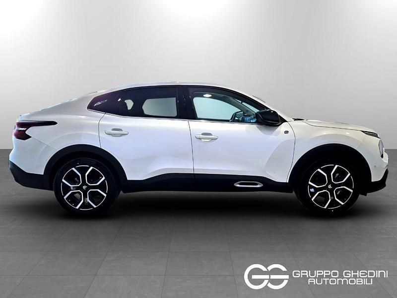 Usata Citroën C4 X Shine 100 kW (136 CV) 2023 Pearl white pearl white SUV