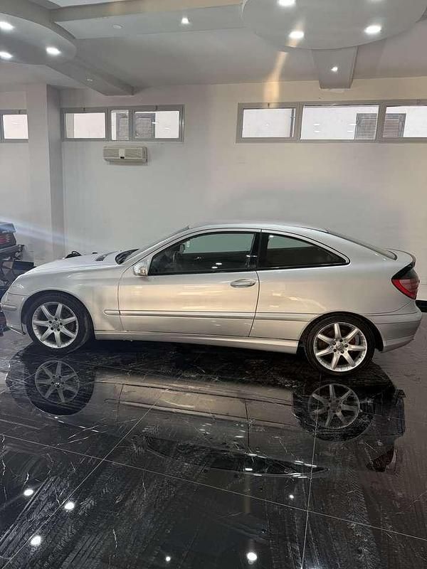 Usata Mercedes C220 143 CV (105 kW) 2002 Grigio Coupé