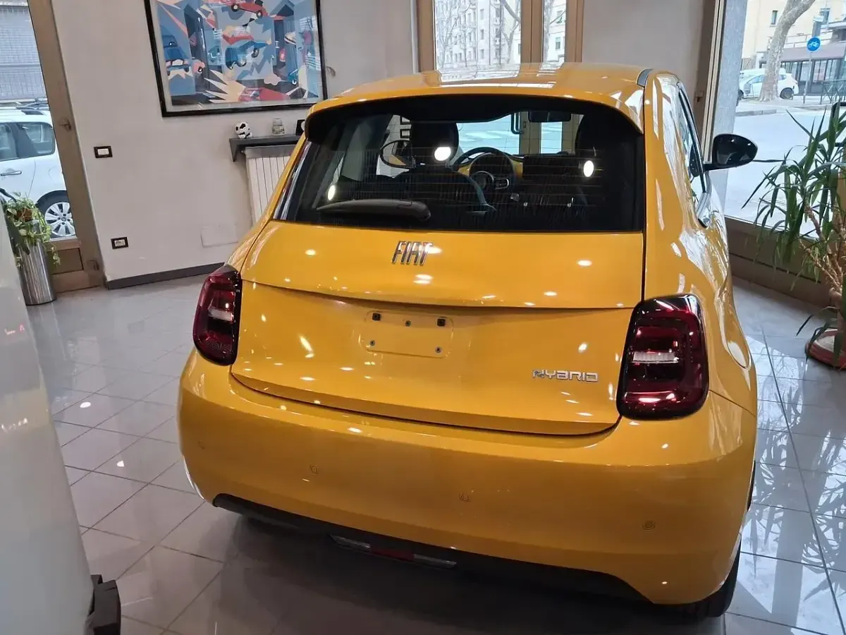 Nuova Fiat 500 65 CV (47 kW) 2026 Oro Berlina