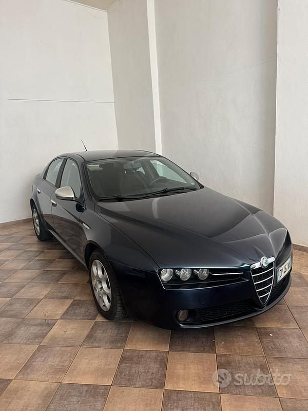 Blu Usata 2008 Alfa Romeo 159 | 2600 € (Buon prezzo) - Immagine 1/4