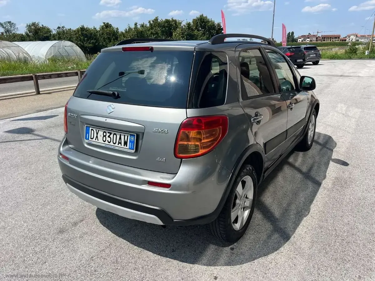 Usata Suzuki SX4 GLX 135 CV (99 kW) 2010 Grigio SUV