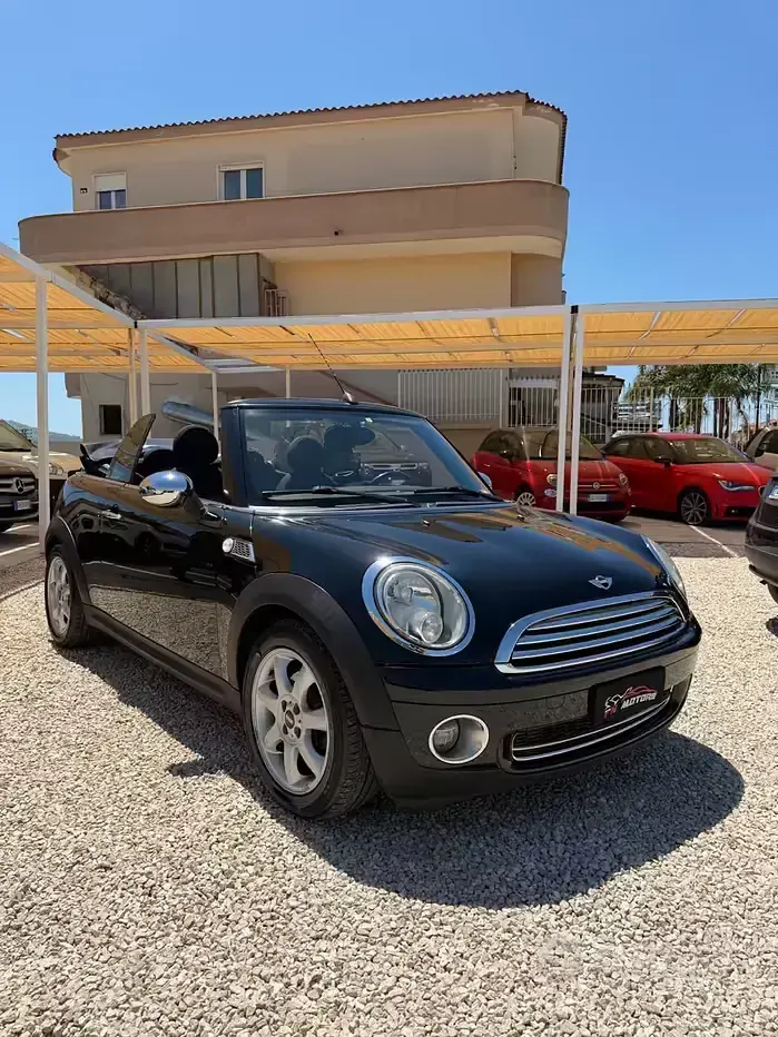 Usata Mini Cooper Cabriolet 122 CV (89 kW) 2010 Nero Cabrio