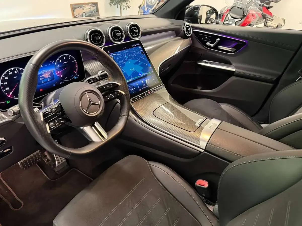 Usata Mercedes GLC200 Premium 204 CV (150 kW) 2024 Obsidian black metallic SUV