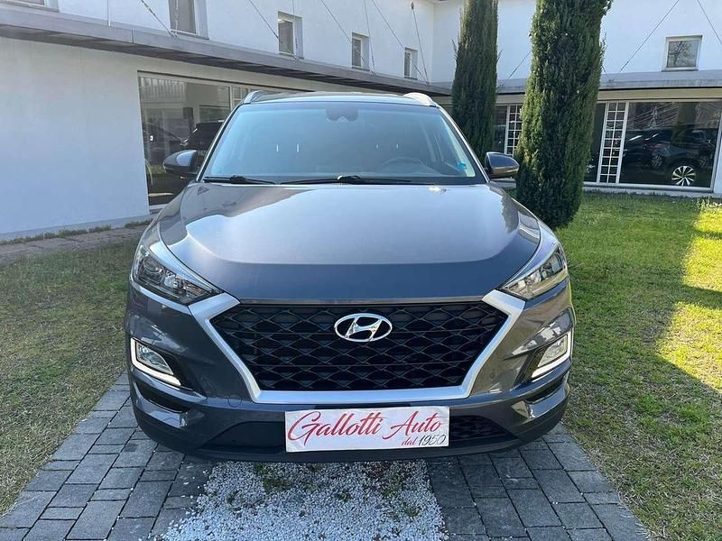 Usata Hyundai Tucson 132 CV (97 kW) 2019 Grigio scuro met SUV