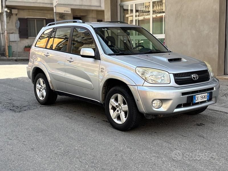 Usata Toyota RAV4 Sol 116 CV (85 kW) 2004 Argento SUV