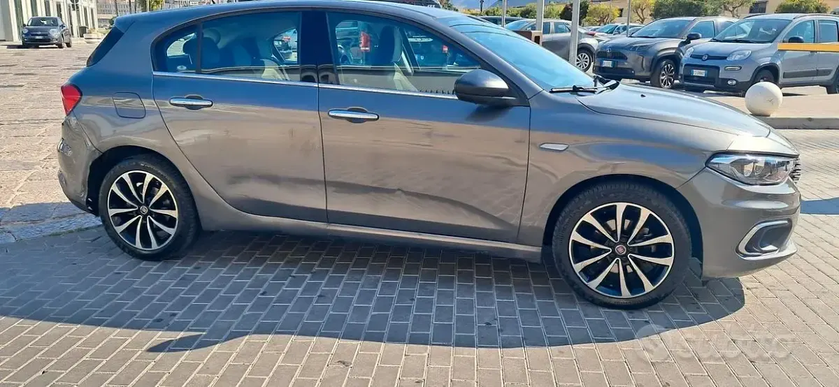Usata Fiat Tipo Business 120 CV (88 kW) 2017 Grigio Berlina