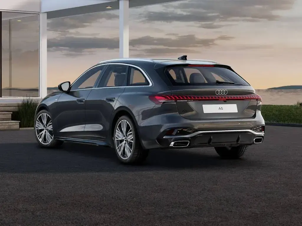 Nuova Audi A5 S-Line 150 CV (110 kW) 2026 Grigio daytona perlato Station wagon