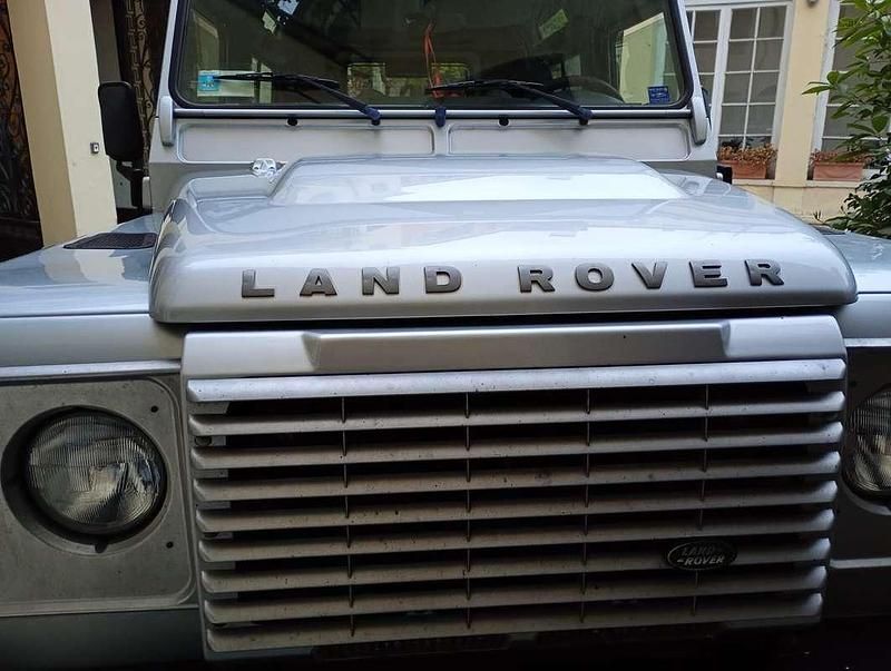 Usata Land Rover Defender 122 CV (89 kW) 2011 Argento Station wagon