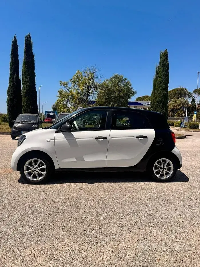 Usata Smart ForFour 71 CV (52 kW) 2017 Bianco Utilitaria