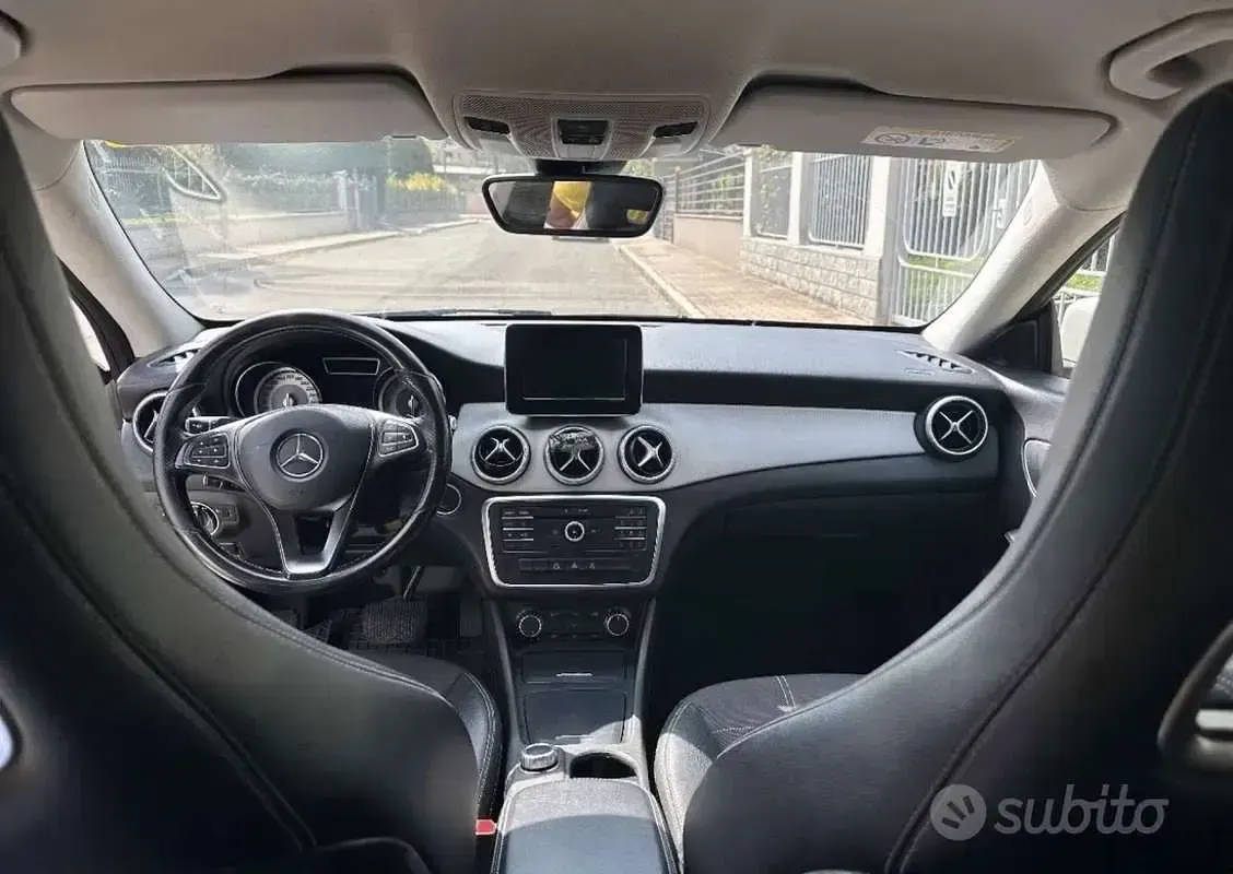 Usata Mercedes CLA200 Business 136 CV (100 kW) 2015 Bianco Coupé