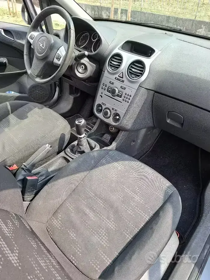 Usata Opel Corsa 86 CV (63 kW) 2011 Grigio Utilitaria
