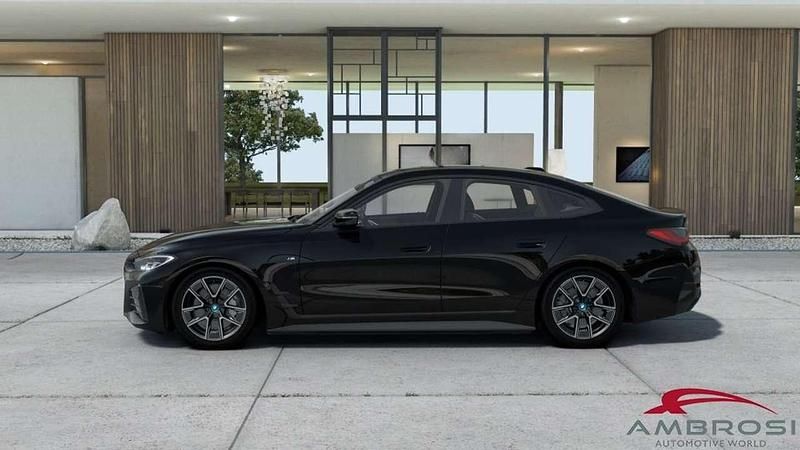 Nuova BMW i4 M Sport 250 kW (340 CV) 2025 Nero Berlina