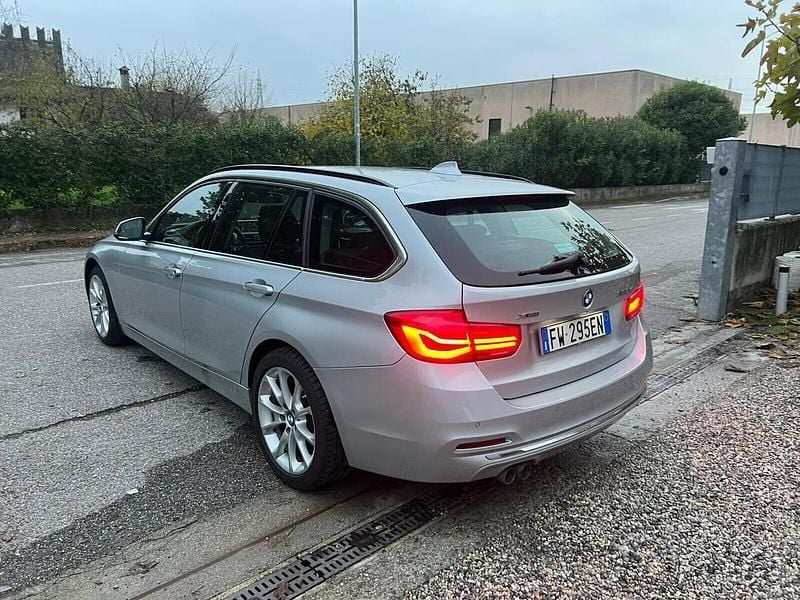Usata BMW 320 Luxury Line 190 CV (139 kW) 2019 Argento Station wagon