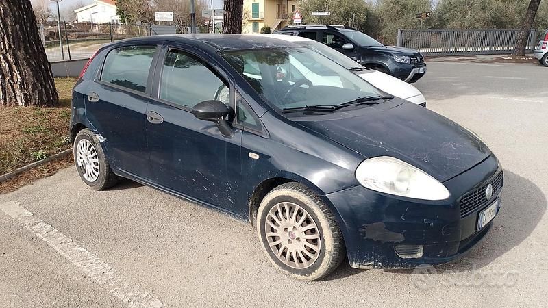Usata Fiat Grande Punto 75 CV (55 kW) 2005 Blu Utilitaria