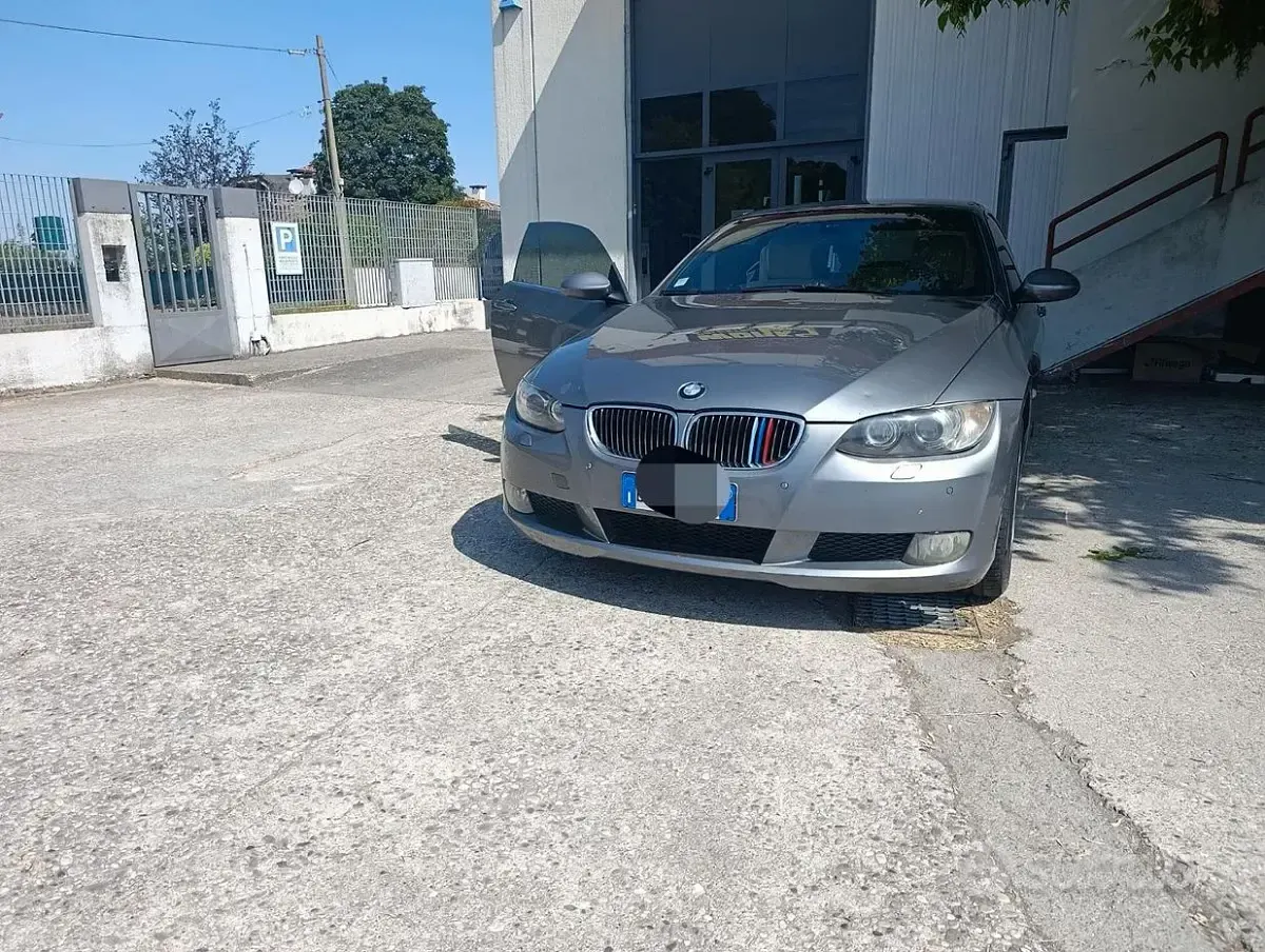 Usata BMW 325 Cabriolet 197 CV (144 kW) 2009 Grigio Cabrio