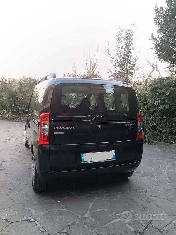 Usata Peugeot TePee 75 CV (55 kW) 2015 Nero Monovolume