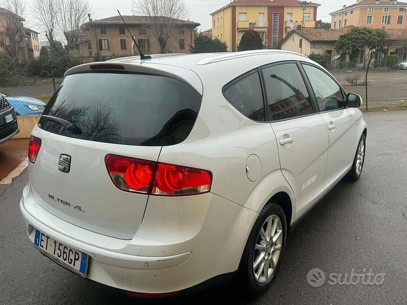 Usata Seat Altea 105 CV (77 kW) 2013 Bianco Monovolume