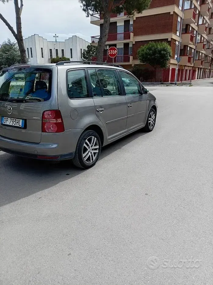 Usata VW Touran 109 CV (80 kW) 2008 Grigio Monovolume