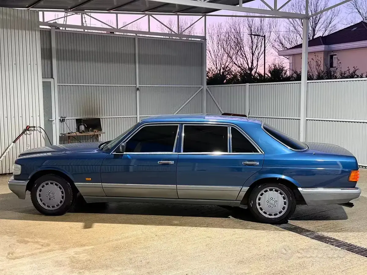 Usata Mercedes 420 218 CV (160 kW) 1985 Blu Berlina
