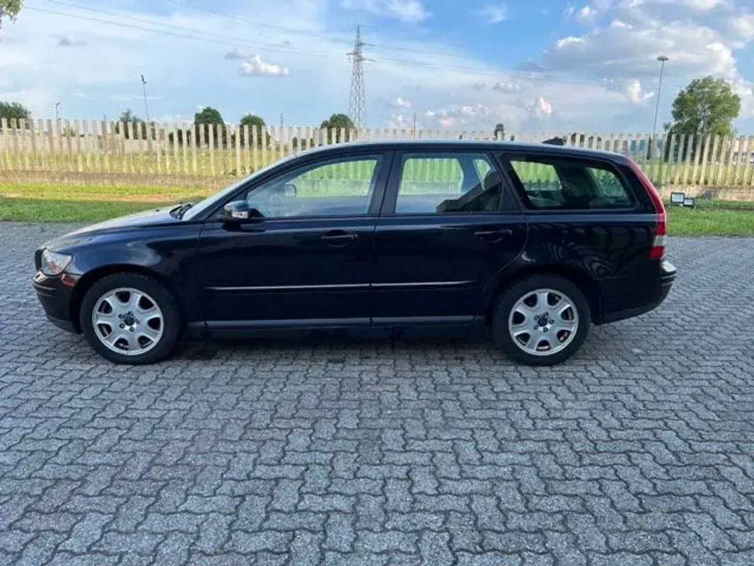 Usata Volvo V50 Kinetic 109 CV (80 kW) 2006 Nero Station wagon