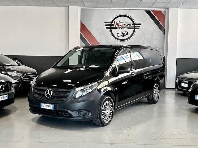 Nero Usata 2021 Mercedes Vito Furgone | 32.600 € (Molto cara) - Immagine 1/4