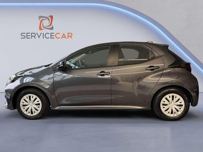 Usata Toyota Yaris Hybrid Active 92 CV (67 kW) 2025 Grigio Berlina
