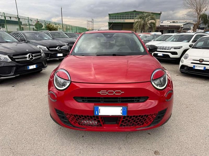 Usata Fiat 600 La Prima 101 CV (74 kW) 2024 Rosso SUV