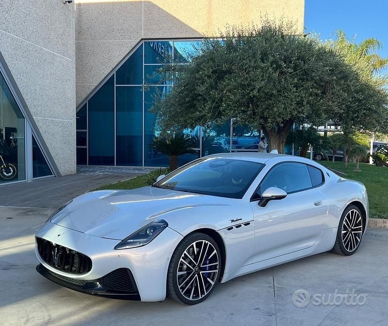 Usata Maserati Granturismo 490 CV (360 kW) 2023 Bianco Coupé