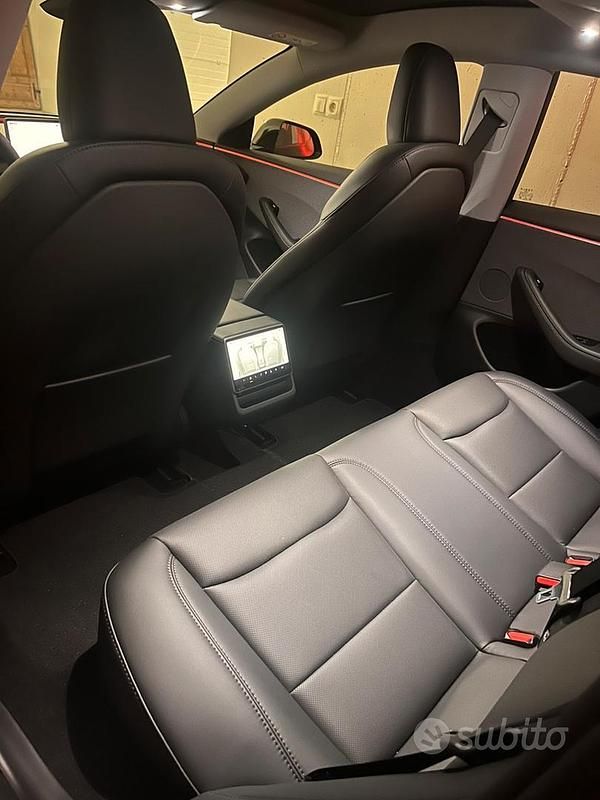 Usata Tesla Model 3 235 kW (320 CV) 2024 Nero Berlina