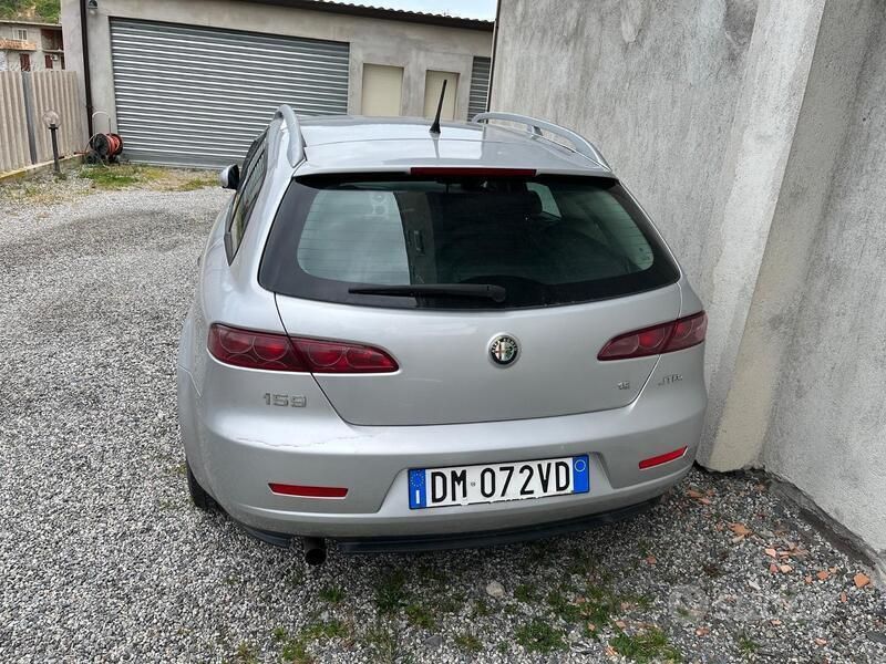Grigio Usata 2009 Alfa Romeo 159 Station wagon | 3000 € (Buon prezzo) - Immagine 1/4
