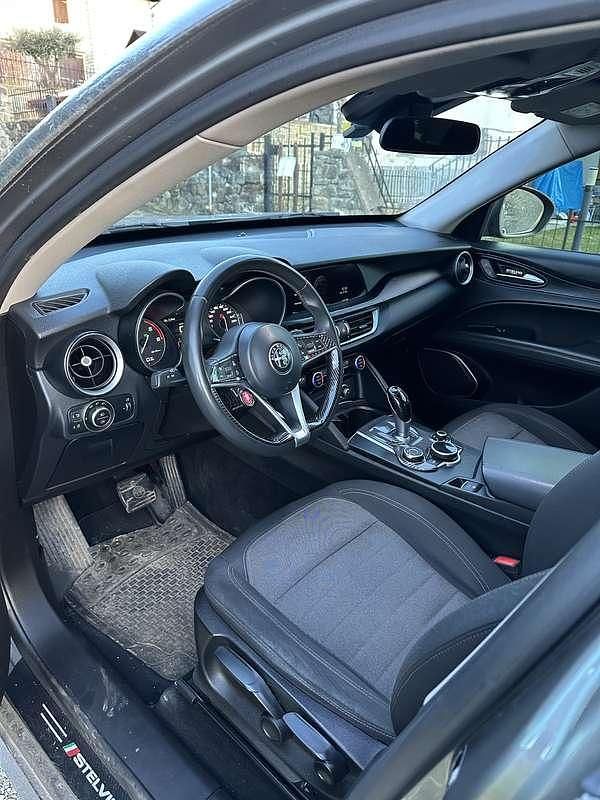 Usata Alfa Romeo Stelvio Executive 179 CV (131 kW) 2017 SUV