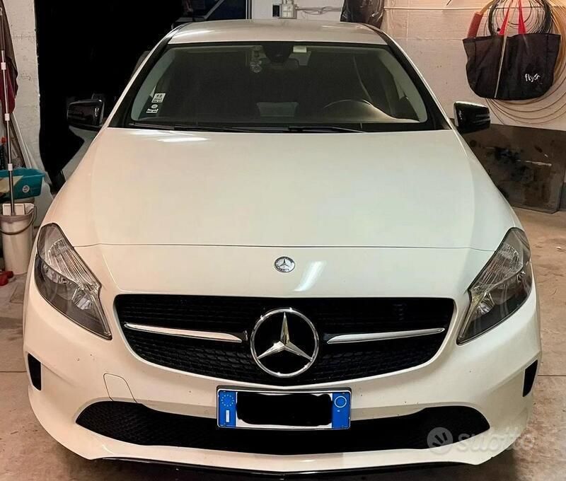 Usata Mercedes A180 109 CV (80 kW) 2016 Bianco Utilitaria