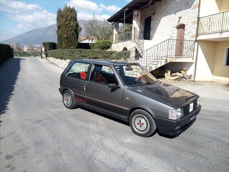 Usata Fiat Uno 105 CV (77 kW) 1985 Grigio Utilitaria