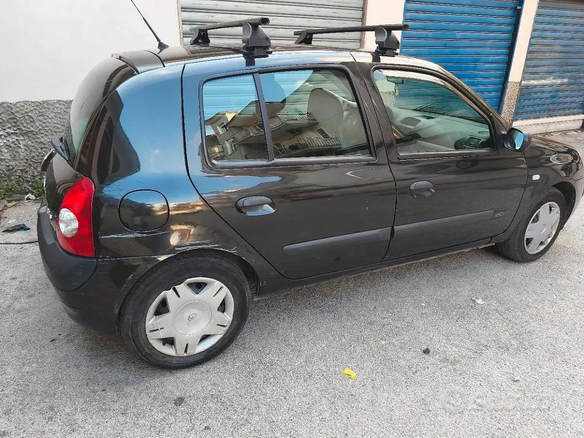Usata Renault Clio II 82 CV (60 kW) 2003 Grigio Berlina
