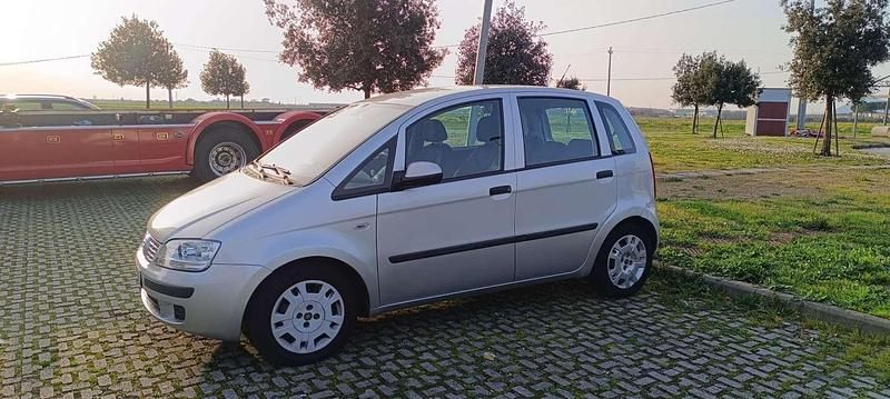 Usata Fiat Idea Dynamic 95 CV (69 kW) 2012 Grigio Monovolume