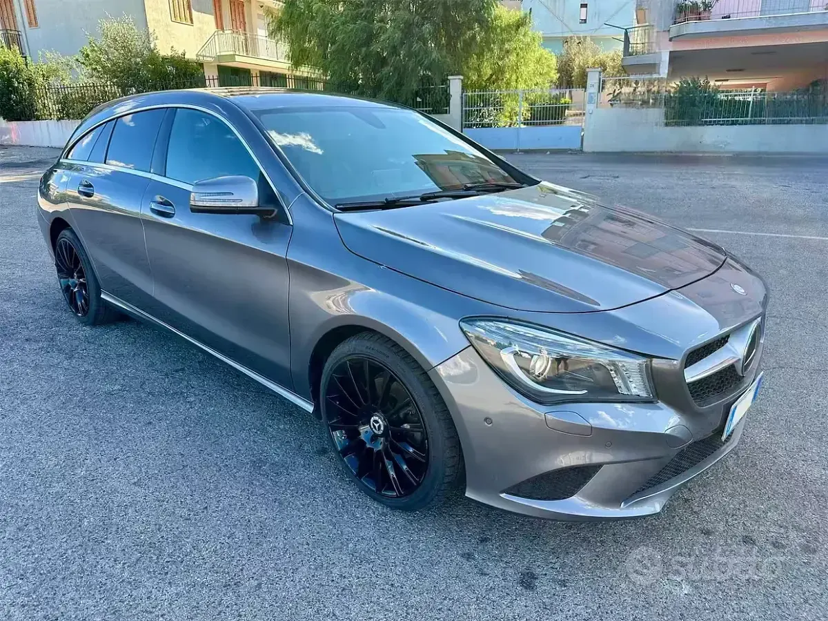 Usata Mercedes CLA200 Night 136 CV (100 kW) 2016 Grigio Coupé