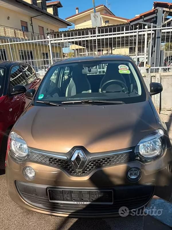 Usata Renault Twingo Life 70 CV (51 kW) 2017 Marrone Utilitaria
