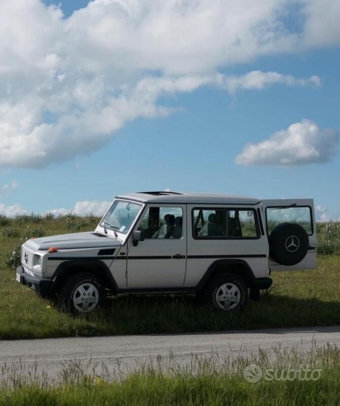 Usata Mercedes 200 1991 Grigio SUV