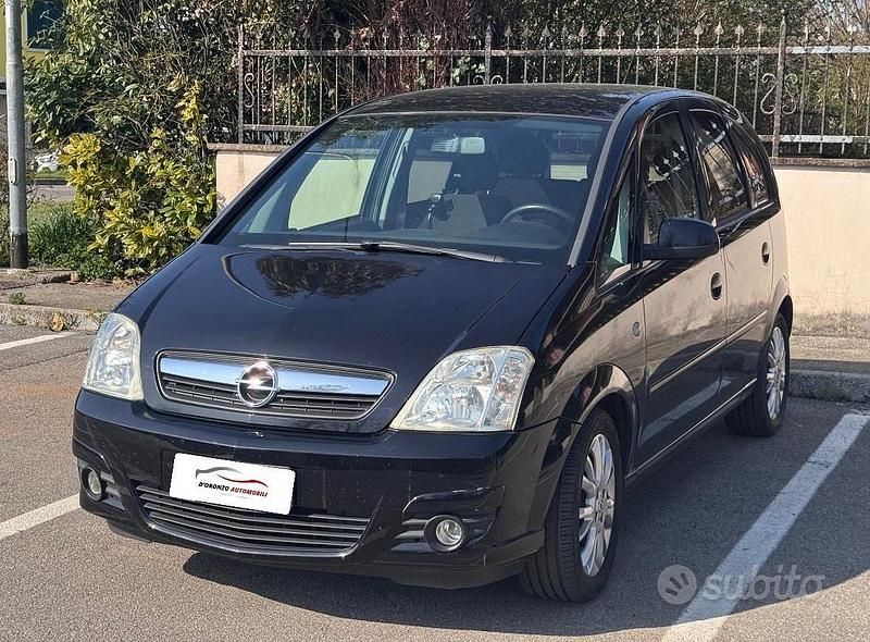 Usata Opel Meriva 90 CV (66 kW) 2010 Nero Monovolume