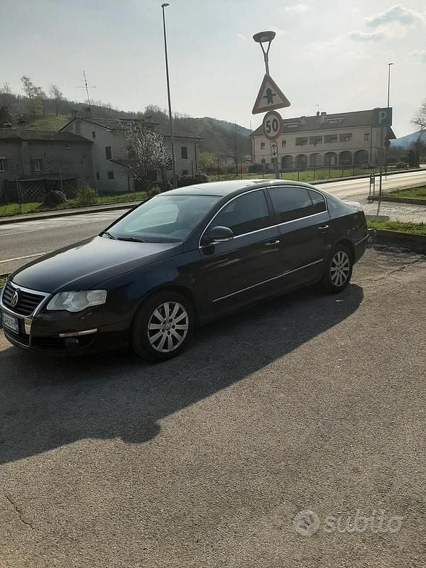 Usata VW Passat 2005 Marrone Berlina