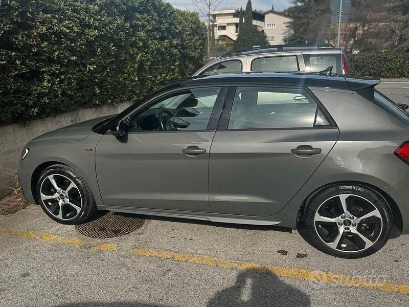 Usata Audi A1 110 CV (80 kW) 2023 Grigio Utilitaria
