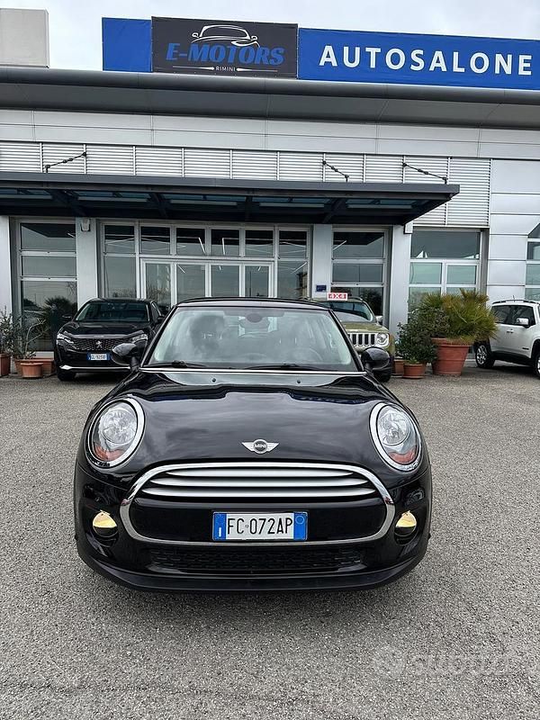 Usata Mini Cooper D Business 116 CV (85 kW) 2016 Nero Utilitaria