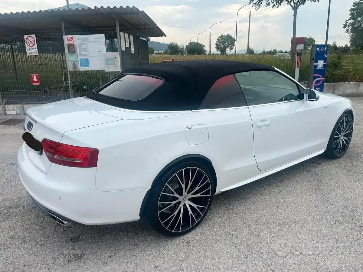 Usata Audi A5 Cabriolet Ambiente 170 CV (125 kW) 2011 Bianco Cabrio