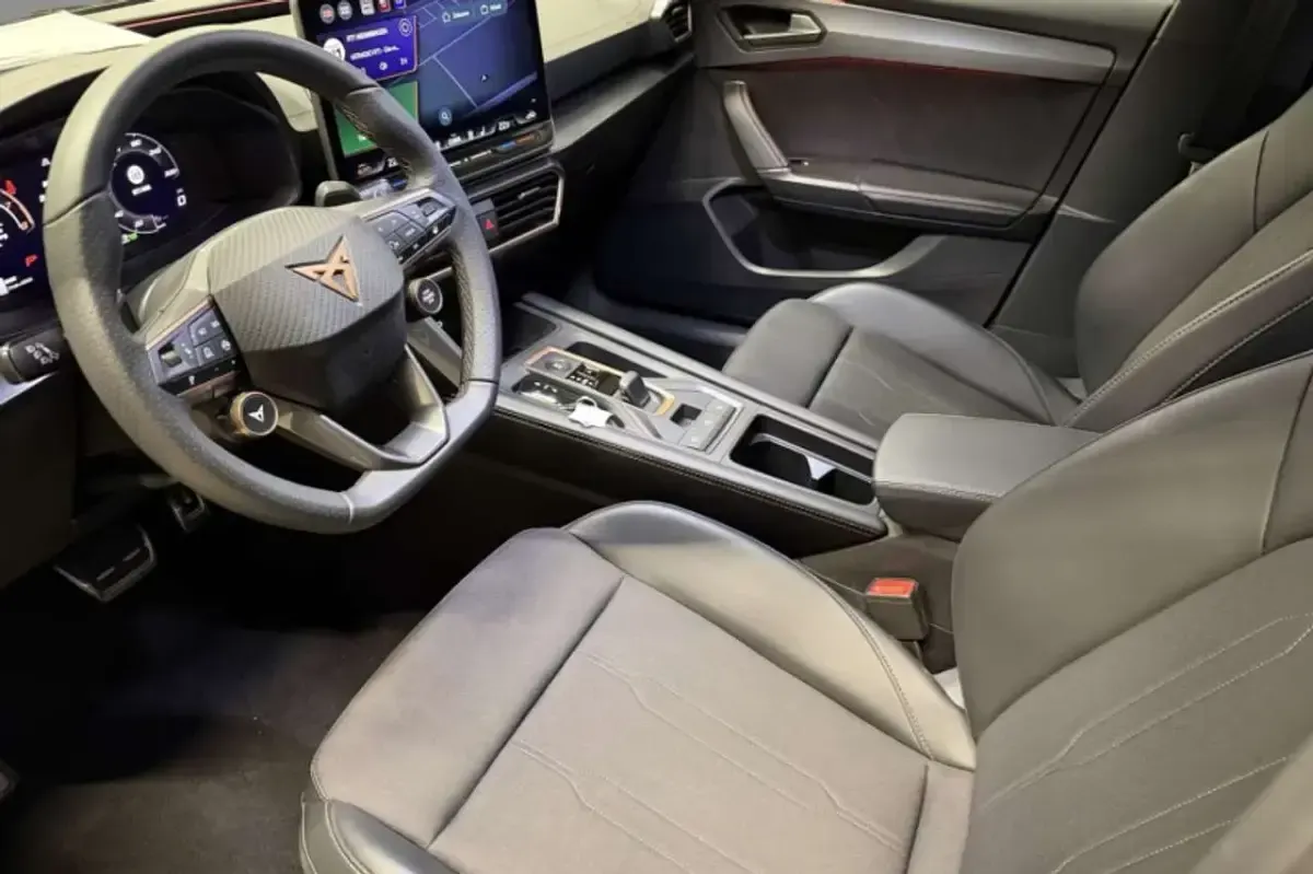 Usata Cupra Leon 150 CV (110 kW) 2025 Bianco Berlina
