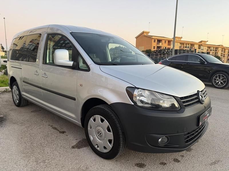 Usata VW Caddy Maxi Comfortline 101 CV (74 kW) 2012 Grigio Monovolume